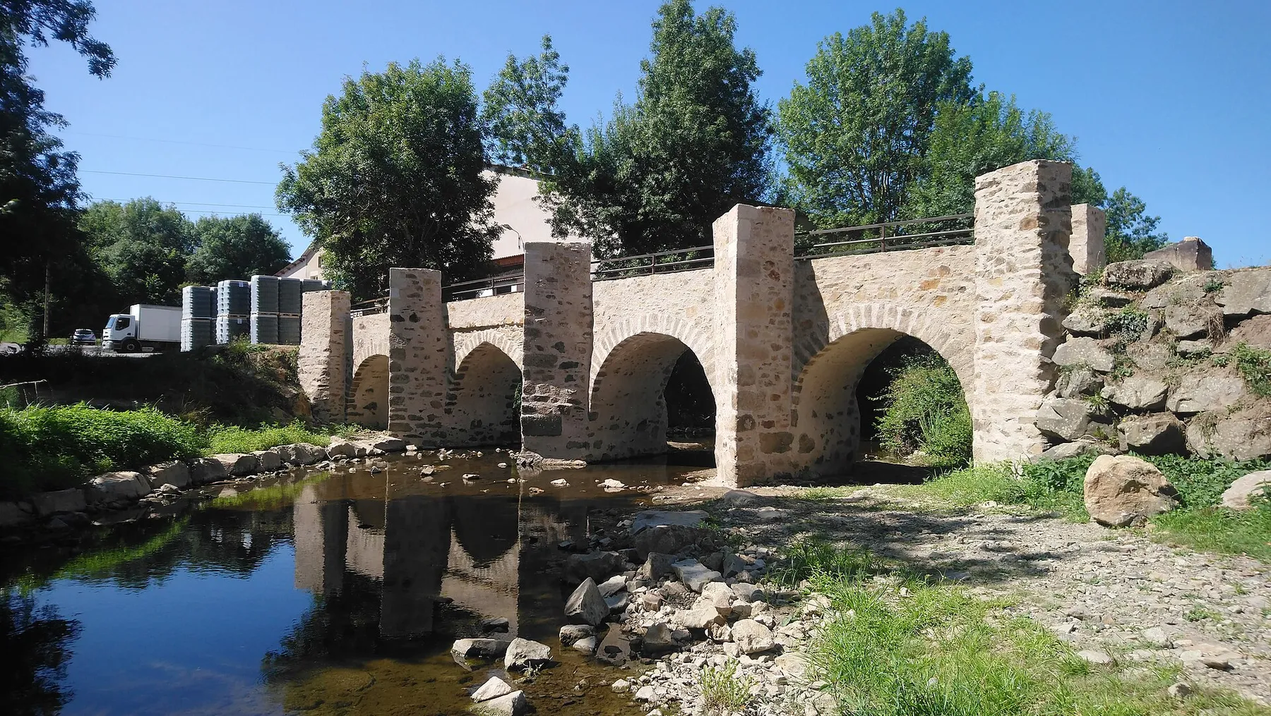 Pont romain sur la Sanguèze, après rénovation, Fr-44-Mouzillon